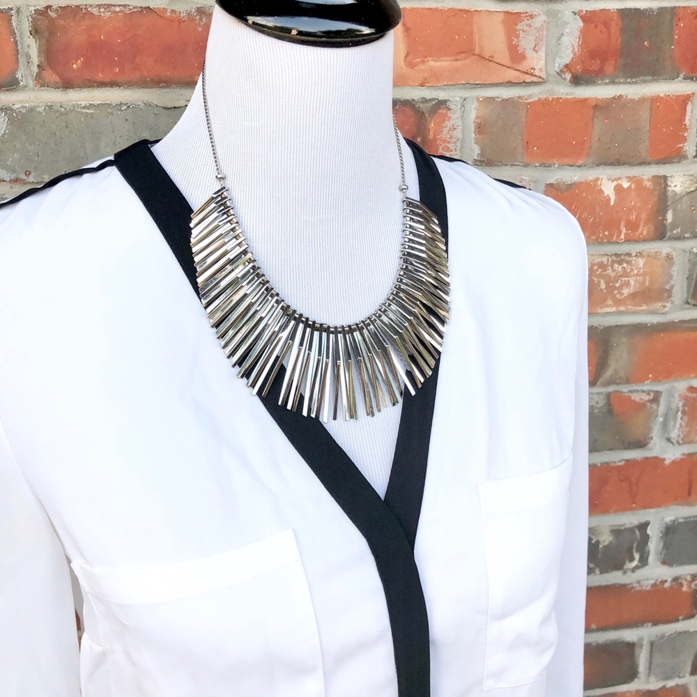 Bcbg Silver Triangle Statement Collar Necklace - image 5